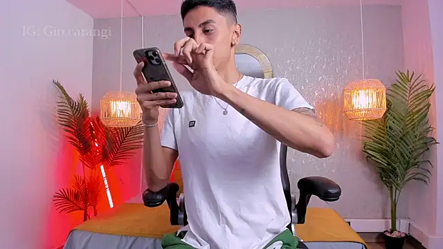 Snapshot of Gio_carangi chatting on July 26, 2026, 3:47 am Gio carangi online show from July 26, 2026, 3:47 am