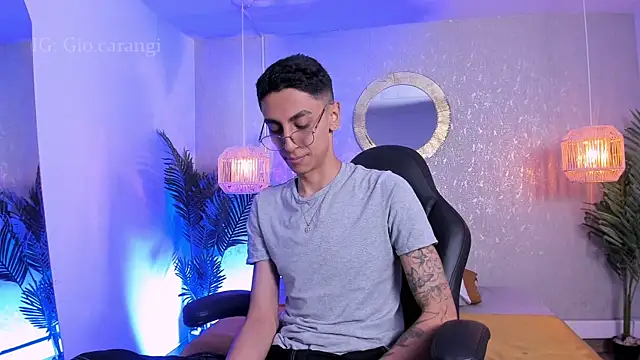 Snapshot of Gio_carangi chatting on August 6, 2026, 3:41 am Gio carangi online show from August 6, 2026, 3:41 am