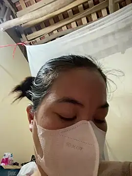 Snapshot of SeraCin chatting on March 21, 2026, 3:33 am SeraCin online show from March 21, 2026, 3:33 am