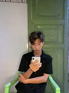 Nguyencuong1999 online show from May 18, 2026, 10:15 pm