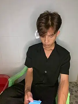 Nguyencuong1999 online show from May 20, 2026, 3:51 pm