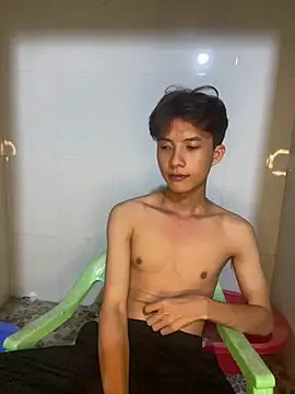 Nguyencuong1999 online show from May 27, 2026, 3:20 pm