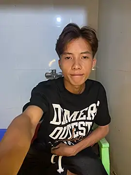 Nguyencuong1999 online show from June 1, 2026, 1:24 pm