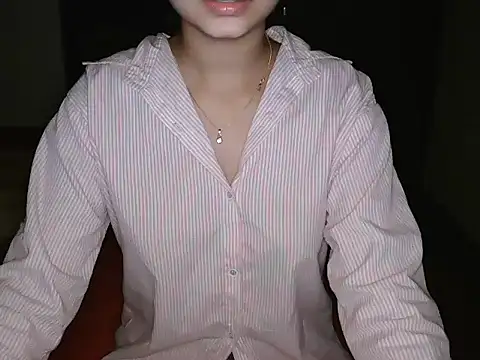 Snapshot of urvashi_rai chatting on June 18, 2026, 1:28 am urvashi rai online show from June 18, 2026, 1:28 am