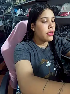 Snapshot of venuslaferte_ chatting on April 8, 2026, 2:44 am venuslaferte online show from April 8, 2026, 2:44 am