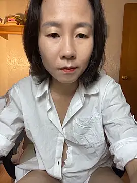Snapshot of lilysister66 chatting on June 29, 2026, 6:08 pm lilysister66 online show from June 29, 2026, 6:08 pm