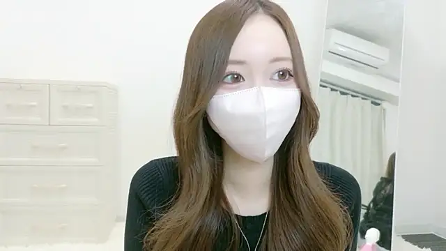 Snapshot of salachan_v chatting on April 5, 2026, 11:40 am salachan v online show from April 5, 2026, 11:40 am
