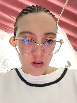 Snapshot of Greta_silber26 chatting on April 29, 2026, 7:31 pm Greta silber26 online show from April 29, 2026, 7:31 pm