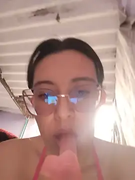 Snapshot of Greta_silber26 chatting on May 21, 2026, 9:33 pm Greta silber26 online show from May 21, 2026, 9:33 pm