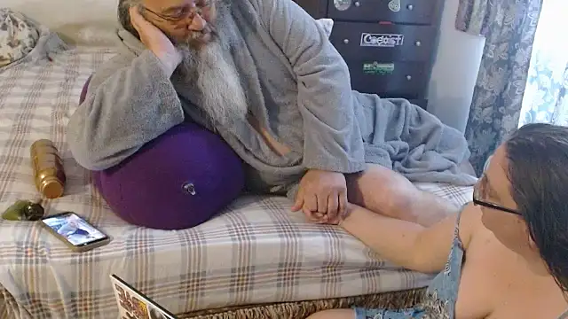 Snapshot of DaddyandMuffin chatting on March 27, 2026, 9:25 pm DaddyandMuffin online show from March 27, 2026, 9:25 pm