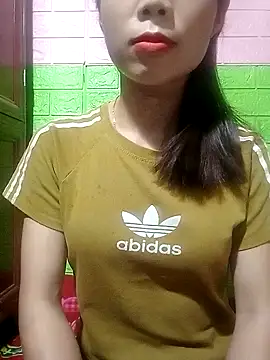 AmyLinee01 online show from April 5, 2026, 5:15 am