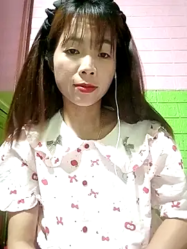 AmyLinee01 online show from April 30, 2026, 5:41 pm