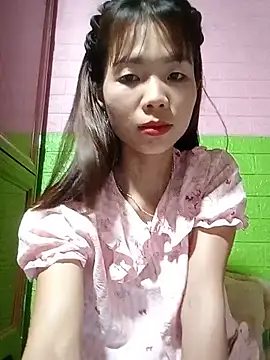Snapshot of AmyLinee01 chatting on May 14, 2026, 10:44 am AmyLinee01 online show from May 14, 2026, 10:44 am