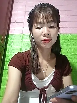 Snapshot of AmyLinee01 chatting on June 2, 2026, 7:49 pm AmyLinee01 online show from June 2, 2026, 7:49 pm