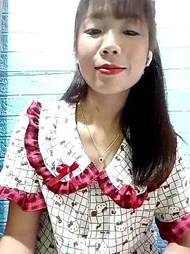Snapshot of AmyLinee01 chatting on July 22, 2026, 5:27 pm AmyLinee01 online show from July 22, 2026, 5:27 pm