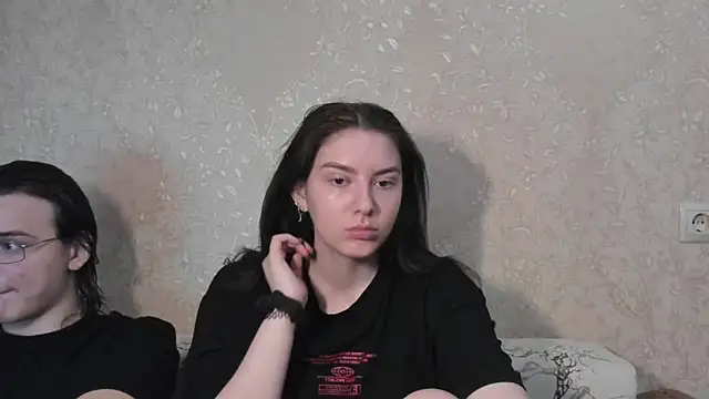 muuur love231 online show from April 3, 2026, 12:36 pm