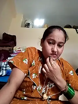 Snapshot of Sexi_roovi chatting on August 3, 2026, 10:32 am Sexi roovi online show from August 3, 2026, 10:32 am
