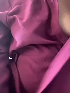 Supremegirlvibes online show from April 6, 2026, 1:45 pm