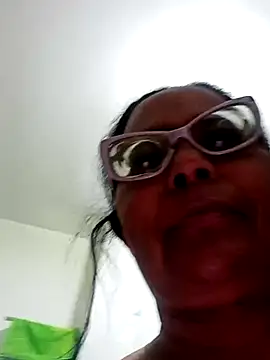 Snapshot of sexymomsn chatting on April 5, 2026, 12:02 pm sexymomsn online show from April 5, 2026, 12:02 pm