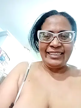 Snapshot of sexymomsn chatting on April 25, 2026, 2:14 pm sexymomsn online show from April 25, 2026, 2:14 pm