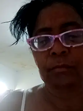 sexymomsn online show from July 11, 2026, 12:41 pm