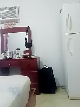 sexymomsn online show from July 13, 2026, 3:59 pm