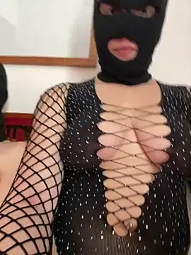cherrygirl00 online show from May 17, 2026, 1:29 pm