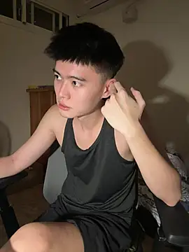 Snapshot of CalvinHY chatting on July 10, 2026, 8:00 pm CalvinHY online show from July 10, 2026, 8:00 pm