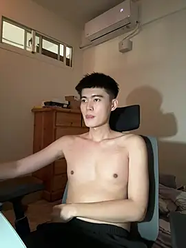 Snapshot of CalvinHY chatting on July 13, 2026, 10:45 pm CalvinHY online show from July 13, 2026, 10:45 pm