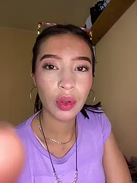 Itze Mua online show from April 5, 2026, 10:01 am