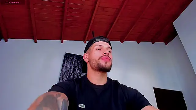 Snapshot of Santos_ramirez1 chatting on April 12, 2026, 2:44 pm Santos ramirez1 online show from April 12, 2026, 2:44 pm