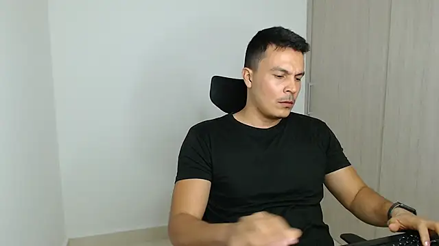 Snapshot of Galindo_33 chatting on March 25, 2026, 2:39 am Galindo 33 online show from March 25, 2026, 2:39 am