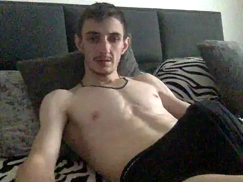 rmarcu01 online show from May 4, 2026, 2:46 pm