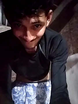 Baby272818 online show from April 28, 2026, 2:27 am