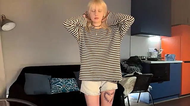 Snapshot of DivinaSpanski chatting on March 26, 2026, 1:06 pm DivinaSpanski online show from March 26, 2026, 1:06 pm