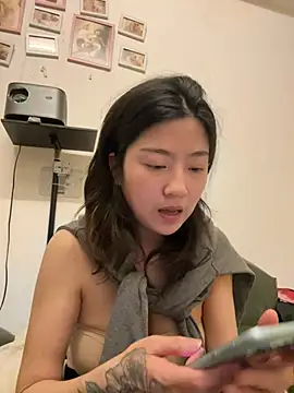 Olivia PINK0322 online show from April 12, 2026, 1:27 pm