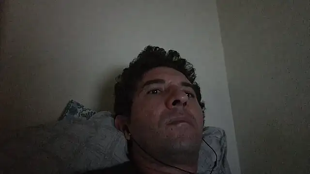 Sueliton2 online show from April 9, 2026, 9:09 pm