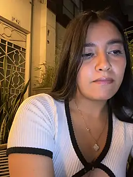 HaileyBiieber online show from April 1, 2026, 11:57 pm