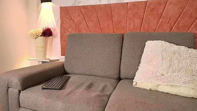 MeganEvanss   online show from April 28, 2026, 2:27 am