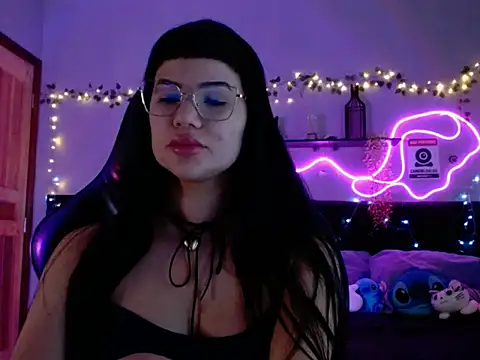 brunettebr online show from April 7, 2026, 8:37 am