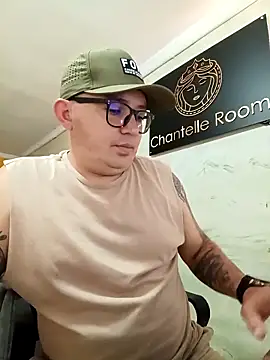 maximo daddy online show from April 18, 2026, 8:31 pm