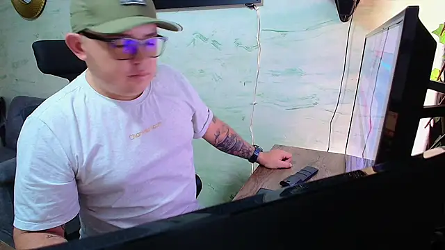 maximo daddy online show from April 23, 2026, 12:15 pm