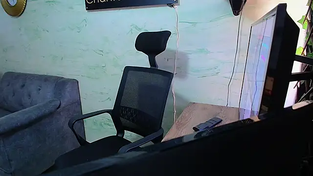 maximo daddy online show from April 23, 2026, 12:29 pm