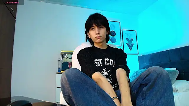 alexconsanii online show from March 23, 2026, 11:42 pm