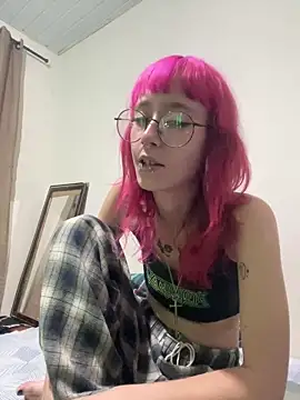 Snapshot of Moon_ chatting on July 2, 2026, 2:22 am Moon online show from July 2, 2026, 2:22 am