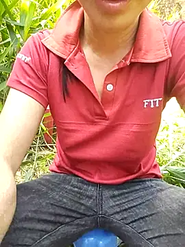 Snapshot of Lucky-beo chatting on May 16, 2026, 12:40 am Lucky-beo online show from May 16, 2026, 12:40 am