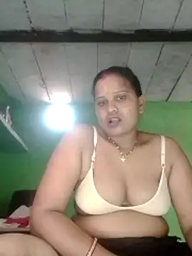 Shivani09900 online show from June 16, 2026, 8:39 am