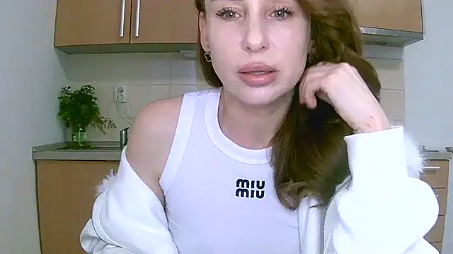 GlarysLoveressSx online show from April 24, 2026, 11:45 am