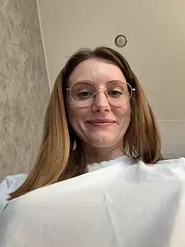 FReyja 44 online show from April 7, 2026, 10:59 am