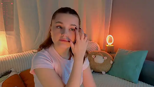 LorriMonz online show from June 4, 2026, 1:55 am